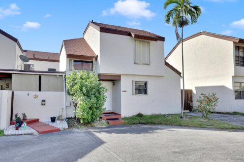 Condo in Miami, Florida, 3 bedrooms  № 2246337