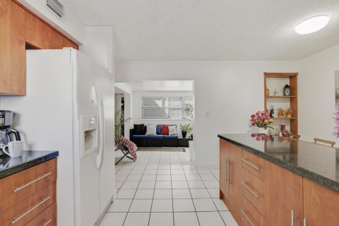 Condo in Miami, Florida, 3 bedrooms  № 2246337 - photo 8