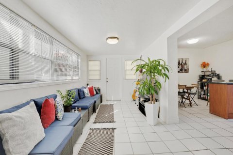 Condo in Miami, Florida, 3 bedrooms  № 2246337 - photo 5