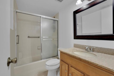 Condo in Miami, Florida, 3 bedrooms  № 2246337 - photo 10