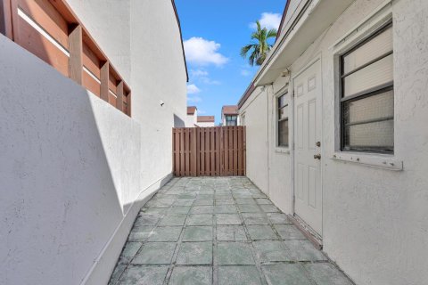 Condo in Miami, Florida, 3 bedrooms  № 2246337 - photo 19