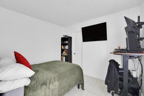 Condo in Miami, Florida, 3 bedrooms  № 2246337 - photo 9