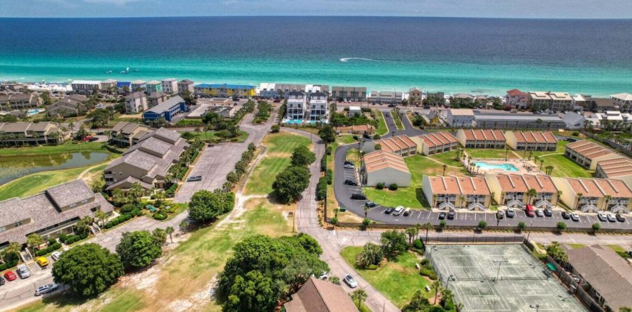 Condominio en Miramar Beach, Florida, 2 dormitorios  № 562610