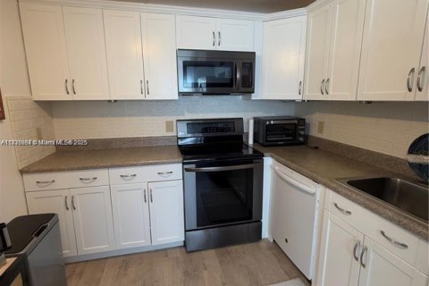 Condo in Delray Beach, Florida, 1 bedroom  № 1820117 - photo 6