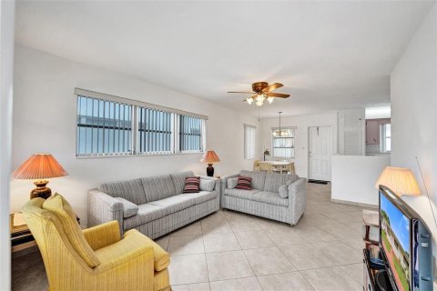 Copropriété à louer à Hollywood, Floride: 1 chambre, 60.39 m2 № 2251371 - photo 3