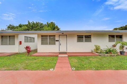 Condo in Hollywood, Florida, 1 bedroom № 2251371