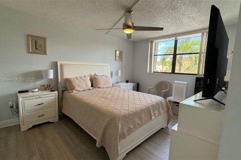 Condominio en venta en Miami, Florida, 2 dormitorios, 76.83 m2 № 1874509 - foto 19
