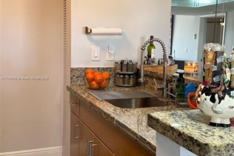 Condominio en venta en Miami, Florida, 2 dormitorios, 76.83 m2 № 1874509 - foto 13