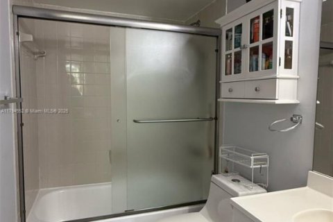 Condominio en venta en Miami, Florida, 2 dormitorios, 76.83 m2 № 1874509 - foto 28