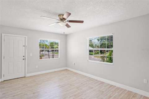 House in Clearwater, Florida 3 bedrooms, 107.77 sq.m. № 1772928 - photo 3