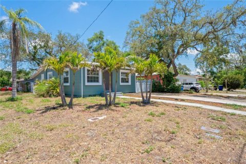 House in Clearwater, Florida 3 bedrooms, 107.77 sq.m. № 1772928 - photo 21