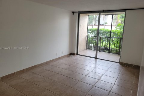 Copropriété à louer à Hallandale Beach, Floride: 2 chambres, 102.19 m2 № 1864325 - photo 4