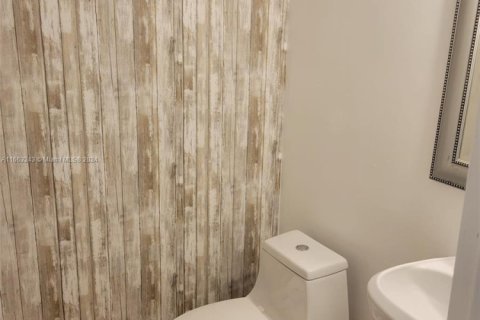 Copropriété à louer à Hallandale Beach, Floride: 2 chambres, 102.19 m2 № 1864325 - photo 15