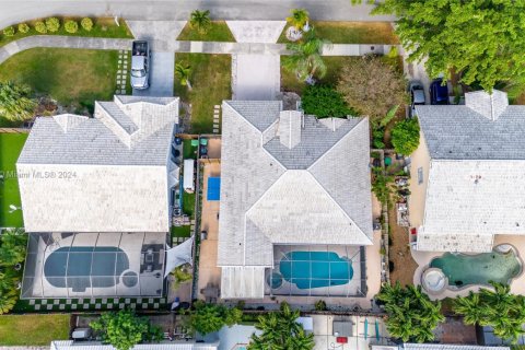 House in Cutler Bay, Florida 4 bedrooms, 181.35 sq.m. № 1864885 - photo 11