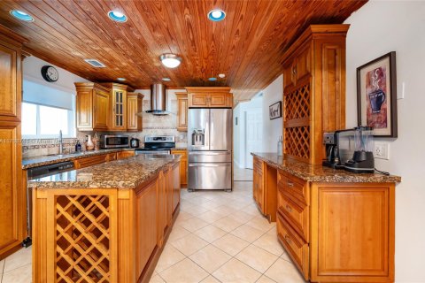 House in Cutler Bay, Florida 4 bedrooms, 181.35 sq.m. № 1864885 - photo 16