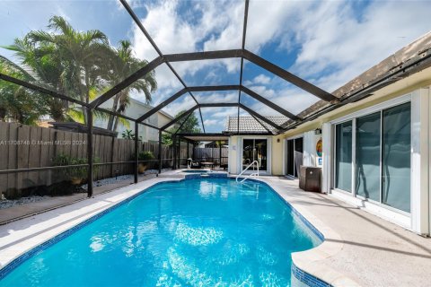 House in Cutler Bay, Florida 4 bedrooms, 181.35 sq.m. № 1864885 - photo 7