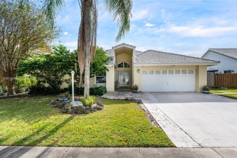 House in Cutler Bay, Florida 4 bedrooms, 181.35 sq.m. № 1864885 - photo 4