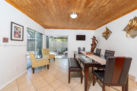 House in Cutler Bay, Florida 4 bedrooms, 181.35 sq.m. № 1864885 - photo 19