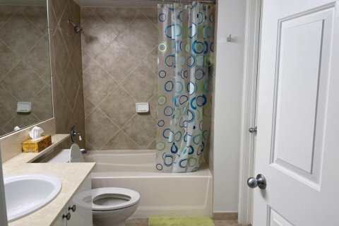 Condo in Boynton Beach, Florida, 2 bedrooms  № 878446 - photo 1