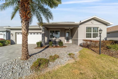 House in Ocala, Florida 2 bedrooms, 183.48 sq.m. № 1571732 - photo 1