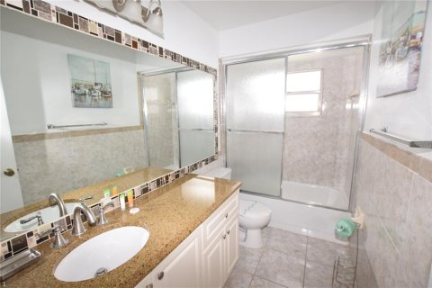 Casa en alquiler en Kissimmee, Florida, 3 dormitorios, 155.98 m2 № 2103863 - foto 19