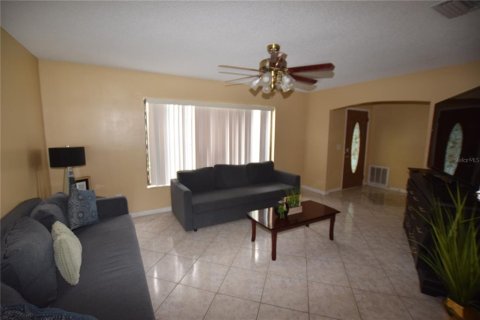 Casa en alquiler en Kissimmee, Florida, 3 dormitorios, 155.98 m2 № 2103863 - foto 12