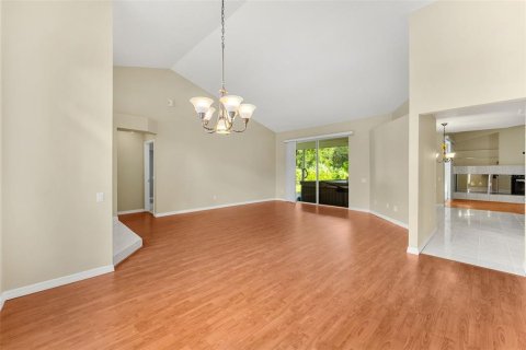House in Orlando, Florida 4 bedrooms, 227.24 sq.m. № 2349777 - photo 16