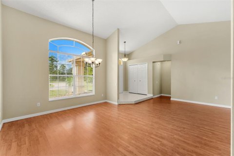 House in Orlando, Florida 4 bedrooms, 227.24 sq.m. № 2349777 - photo 15