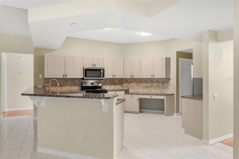 House in Orlando, Florida 4 bedrooms, 227.24 sq.m. № 2349777 - photo 27
