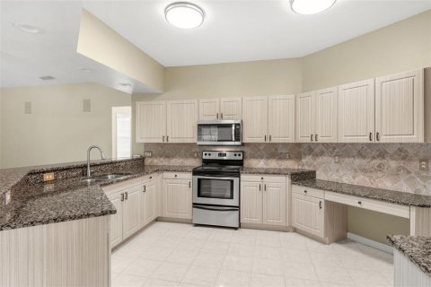 House in Orlando, Florida 4 bedrooms, 227.24 sq.m. № 2349777 - photo 24