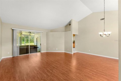House in Orlando, Florida 4 bedrooms, 227.24 sq.m. № 2349777 - photo 13