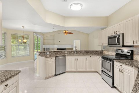 House in Orlando, Florida 4 bedrooms, 227.24 sq.m. № 2349777 - photo 25