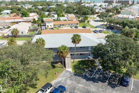Immobilier commercial à vendre à Cape Canaveral, Floride: 8 chambres, 412.49 m2 № 2429359 - photo 3