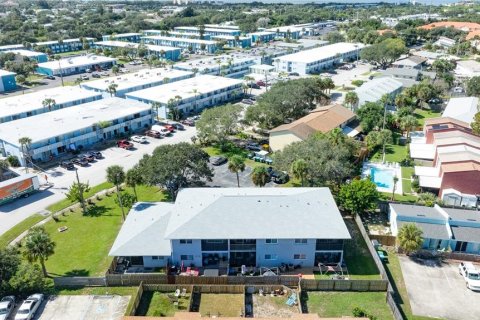 Immobilier commercial à vendre à Cape Canaveral, Floride: 8 chambres, 412.49 m2 № 2429359 - photo 9