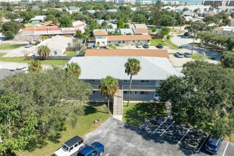Immobilier commercial à vendre à Cape Canaveral, Floride: 8 chambres, 412.49 m2 № 2429359 - photo 4