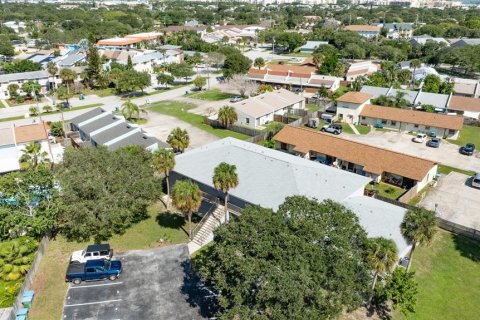 Immobilier commercial à vendre à Cape Canaveral, Floride: 8 chambres, 412.49 m2 № 2429359 - photo 5