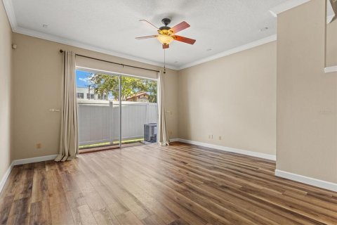 Townhouse in Tampa, Florida 2 bedrooms, 146.14 sq.m. № 2302361 - photo 18