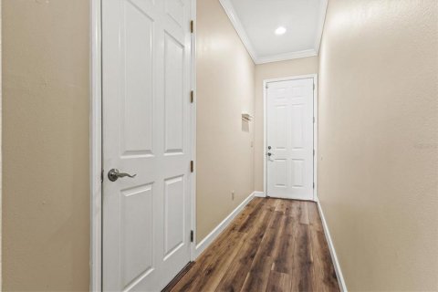 Townhouse in Tampa, Florida 2 bedrooms, 146.14 sq.m. № 2302361 - photo 7