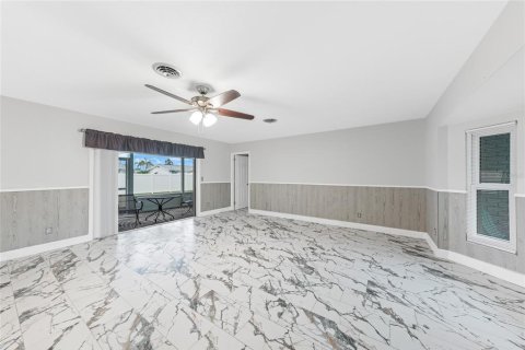 House in Englewood, Florida 2 bedrooms, 124.4 sq.m. № 1772793 - photo 3