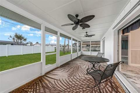 House in Englewood, Florida 2 bedrooms, 124.4 sq.m. № 1772793 - photo 24