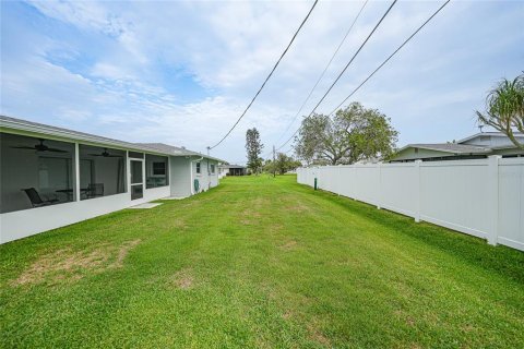 House in Englewood, Florida 2 bedrooms, 124.4 sq.m. № 1772793 - photo 30