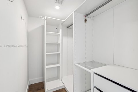 Condominio en venta en North Miami Beach, Florida, 2 dormitorios, 89.93 m2 № 1770654 - foto 18