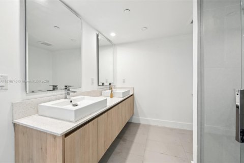Condominio en venta en North Miami Beach, Florida, 2 dormitorios, 89.93 m2 № 1770654 - foto 15