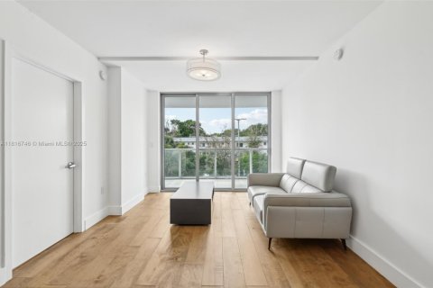 Condominio en venta en North Miami Beach, Florida, 2 dormitorios, 89.93 m2 № 1770654 - foto 7