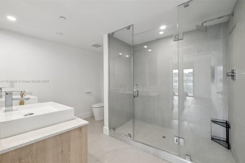Condominio en venta en North Miami Beach, Florida, 2 dormitorios, 89.93 m2 № 1770654 - foto 14