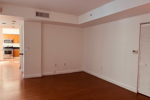 Touwnhouse à vendre à Miami, Floride: 2 chambres, 145.58 m2 № 2008556 - photo 8