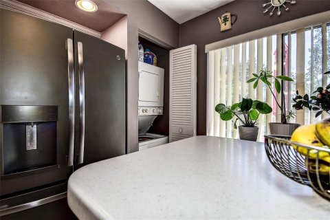 Condo in Bradenton, Florida, 2 bedrooms  № 1886957 - photo 11
