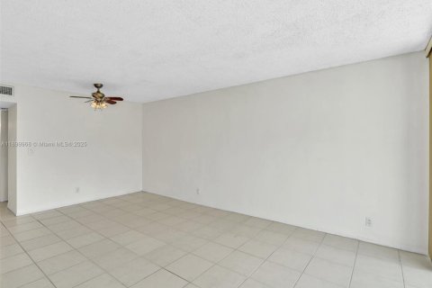 Купить кондоминиум в Авентура, Флорида 1 спальня, 68.84м2, № 2014855 - фото 16