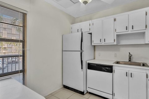 Купить кондоминиум в Авентура, Флорида 1 спальня, 68.84м2, № 2014855 - фото 3