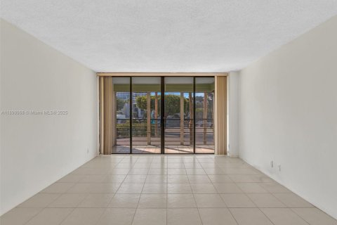 Купить кондоминиум в Авентура, Флорида 1 спальня, 68.84м2, № 2014855 - фото 11